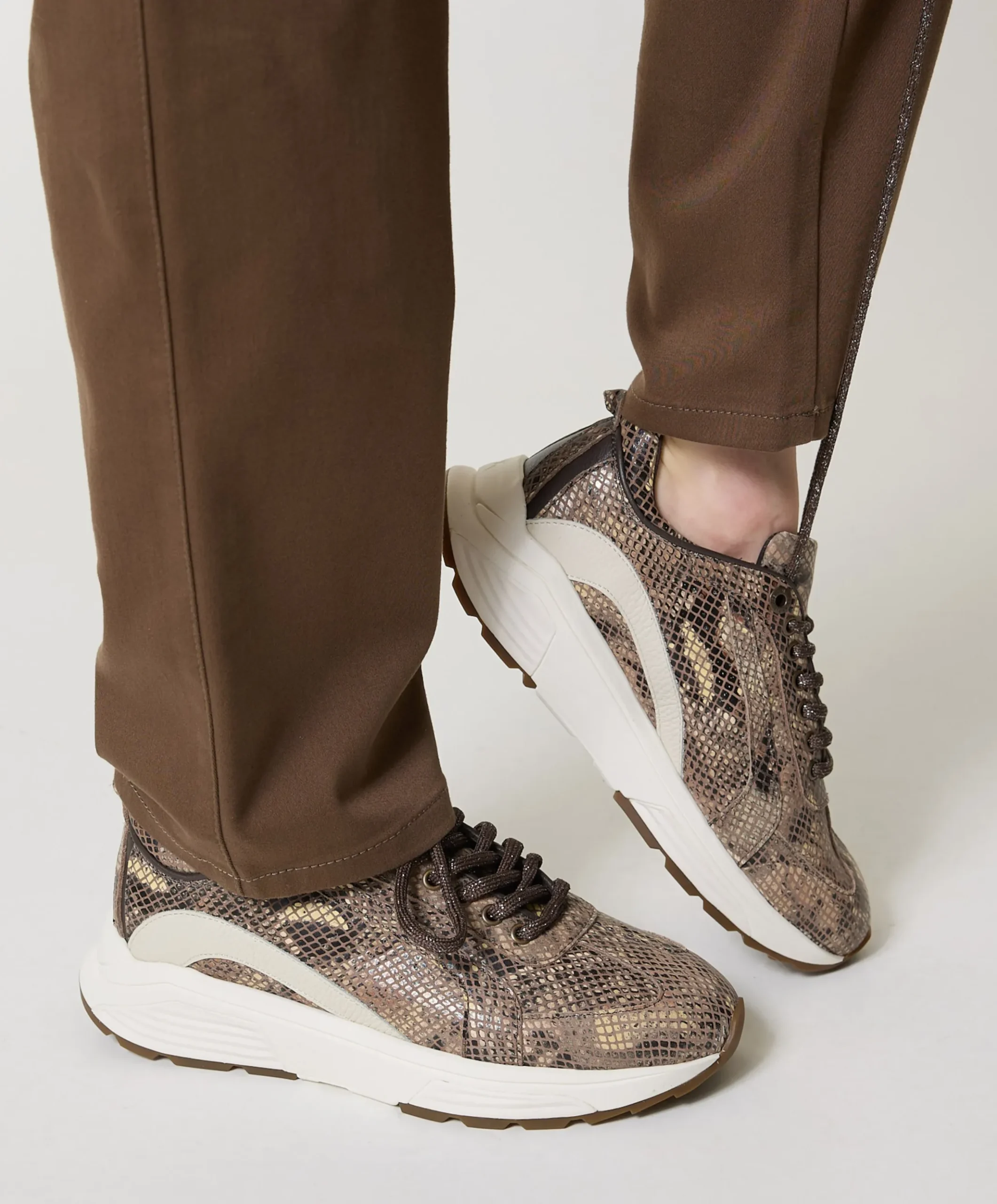 Bailey dames sneakers bruin