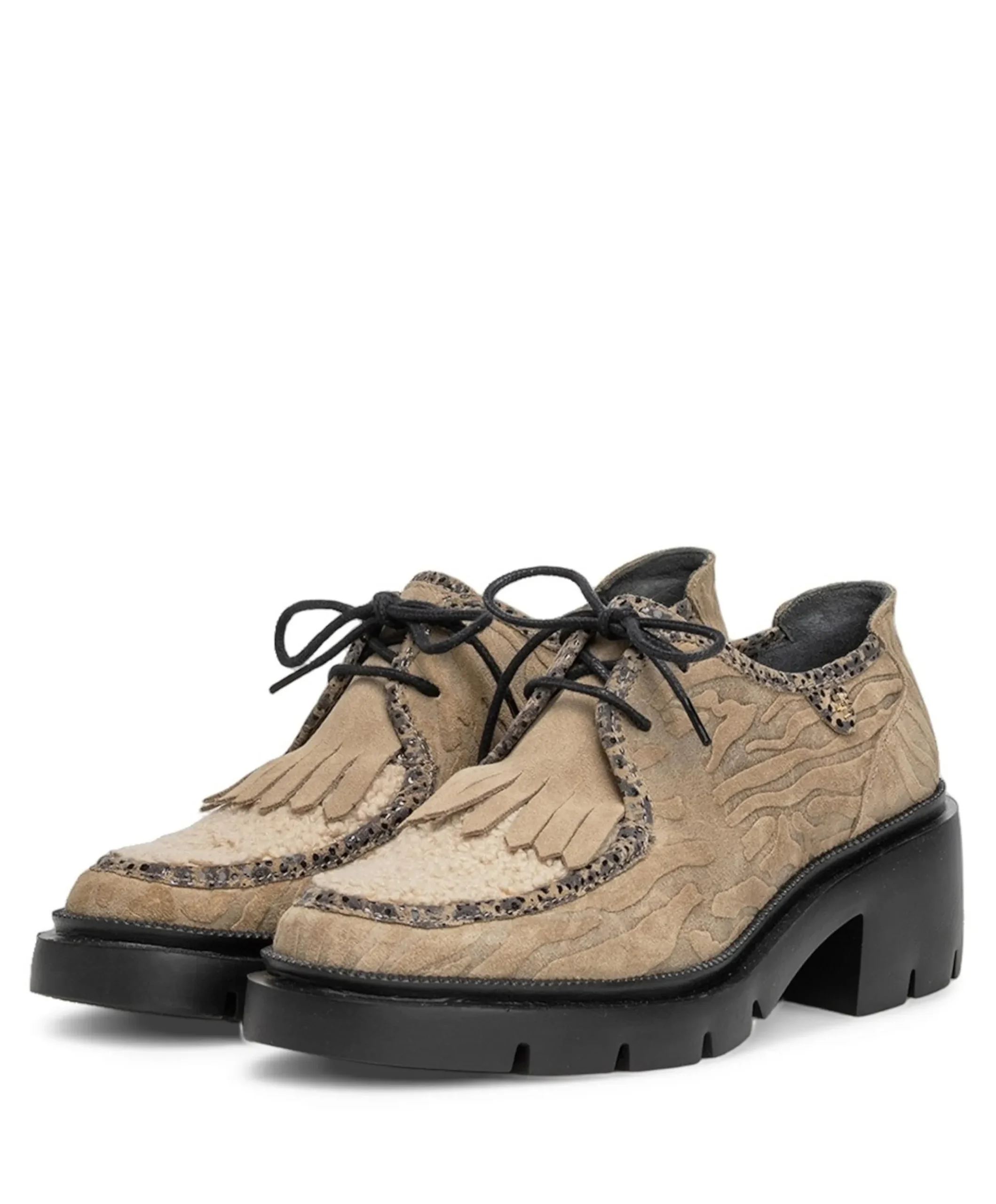 dames veterschoenen beige