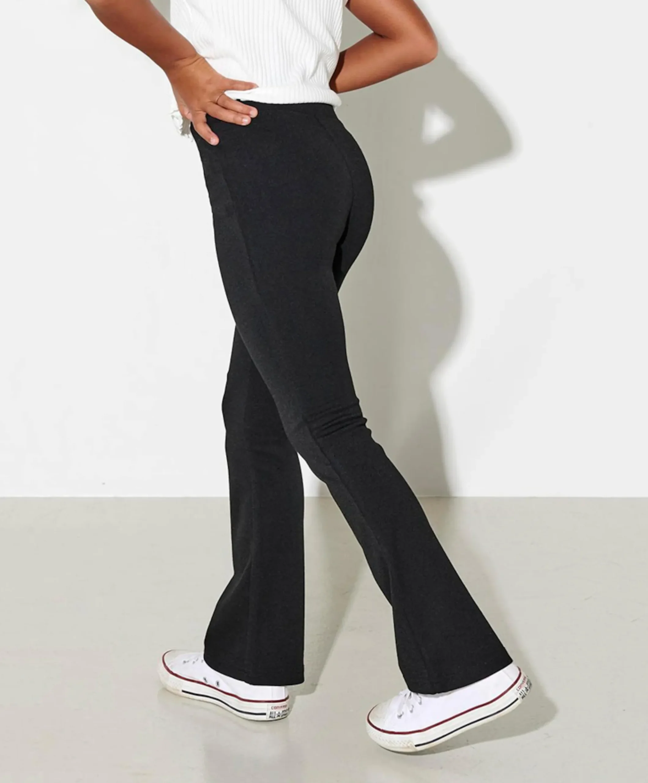 KONPAIGE FLARED broek zwart