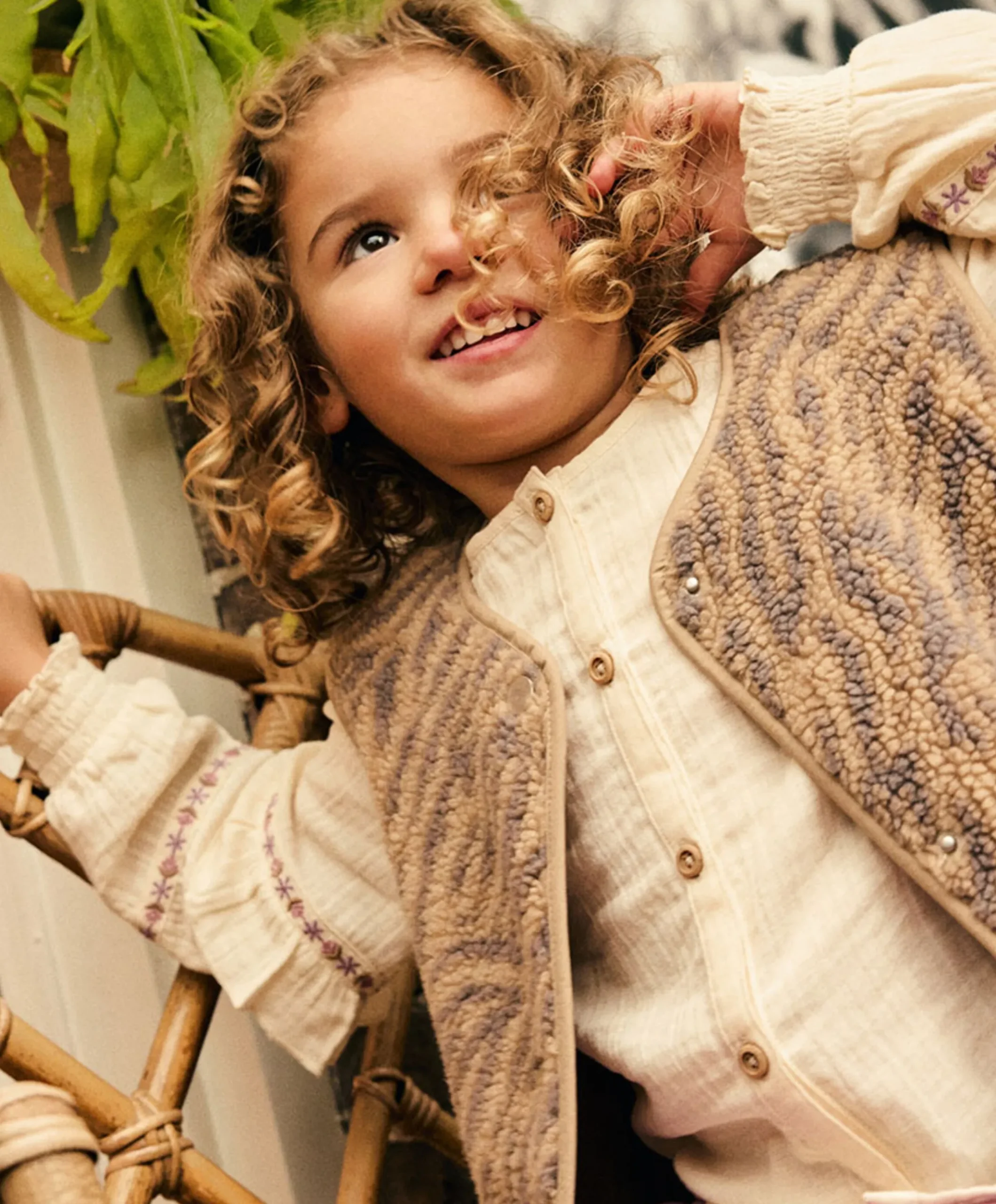 Meisjes gilet beige