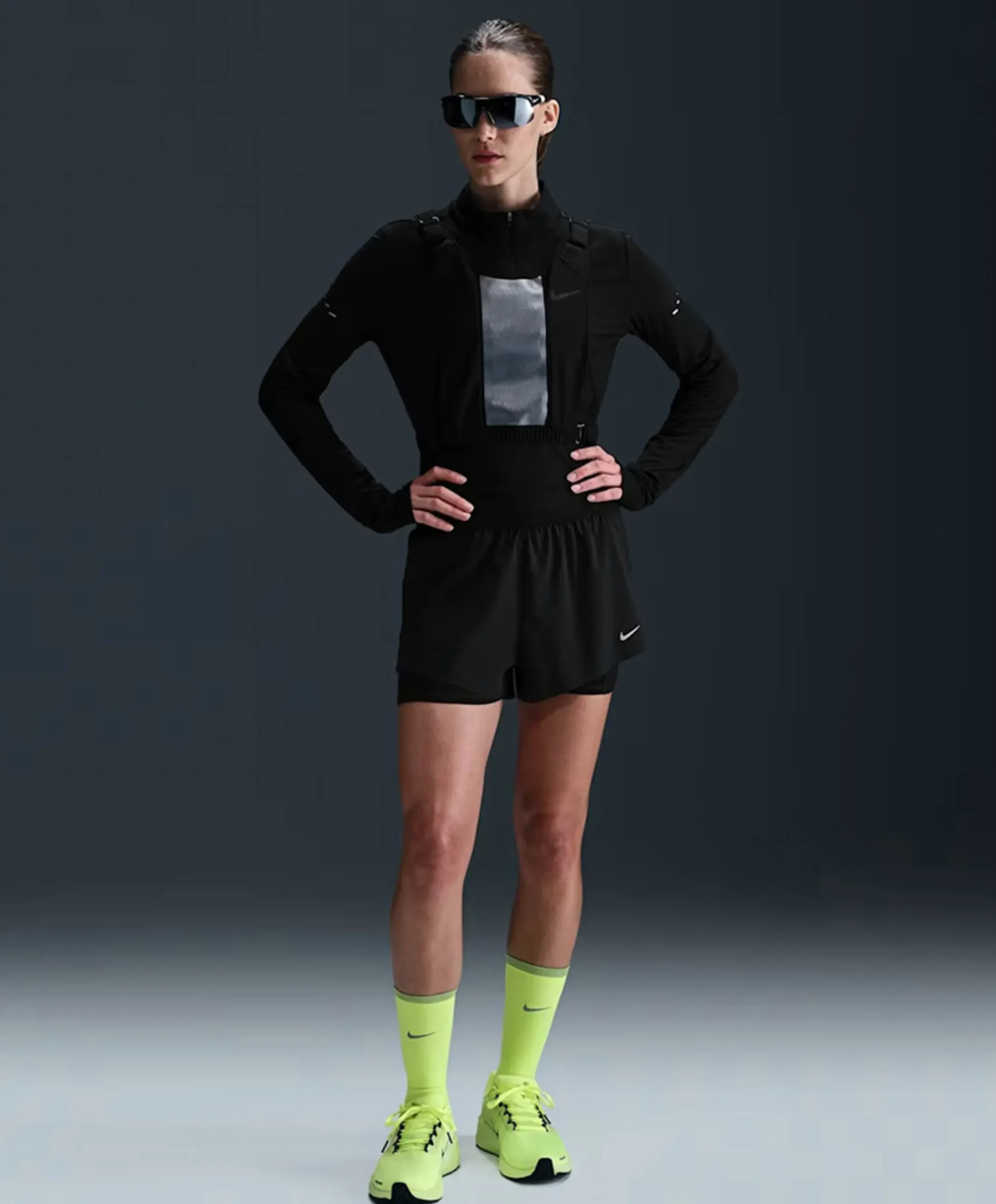 Nike Swift Women's Dri-fit Mid-rise dames shorts zwart