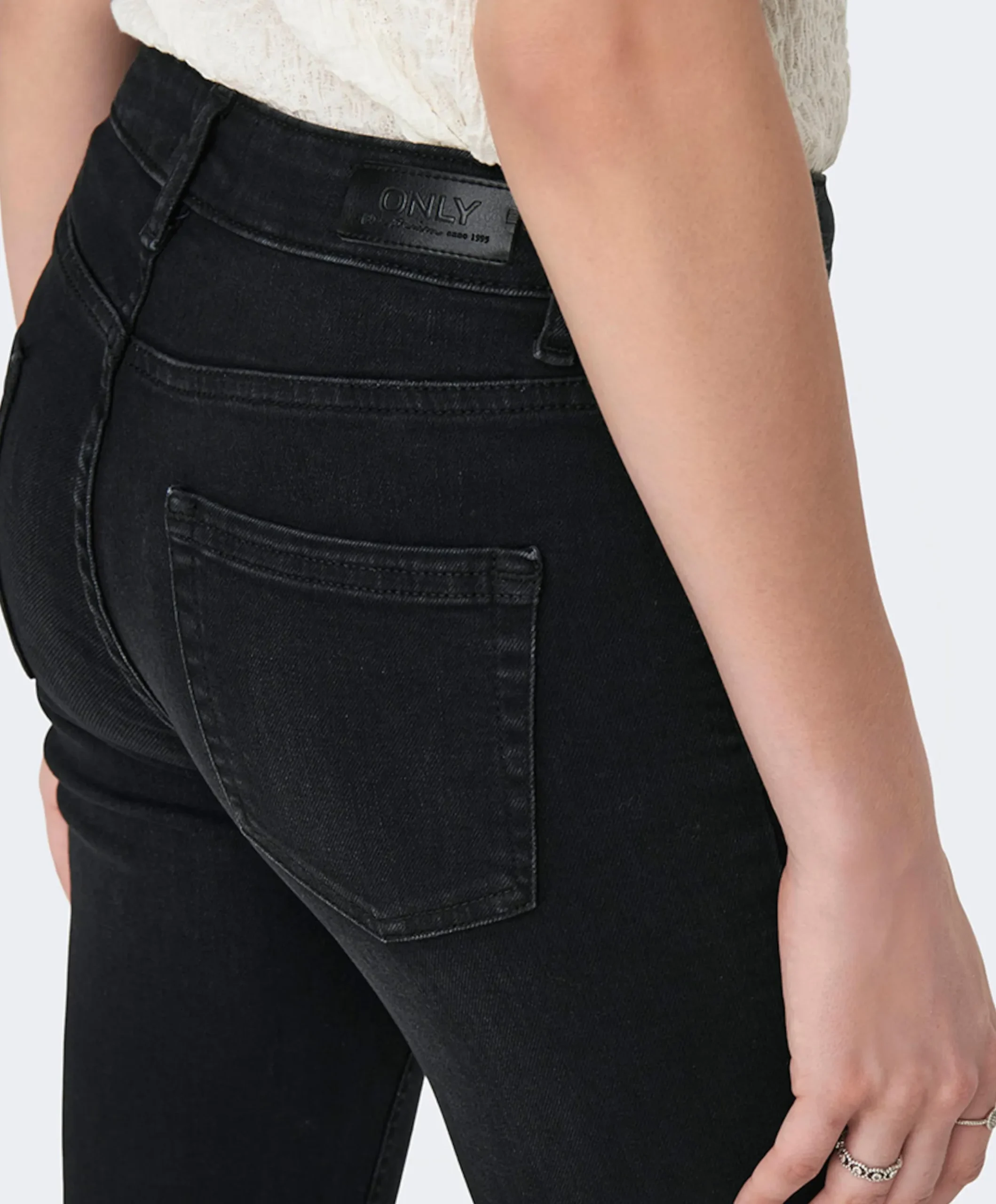 ONLBLUSH MID FLARED DNM zwart