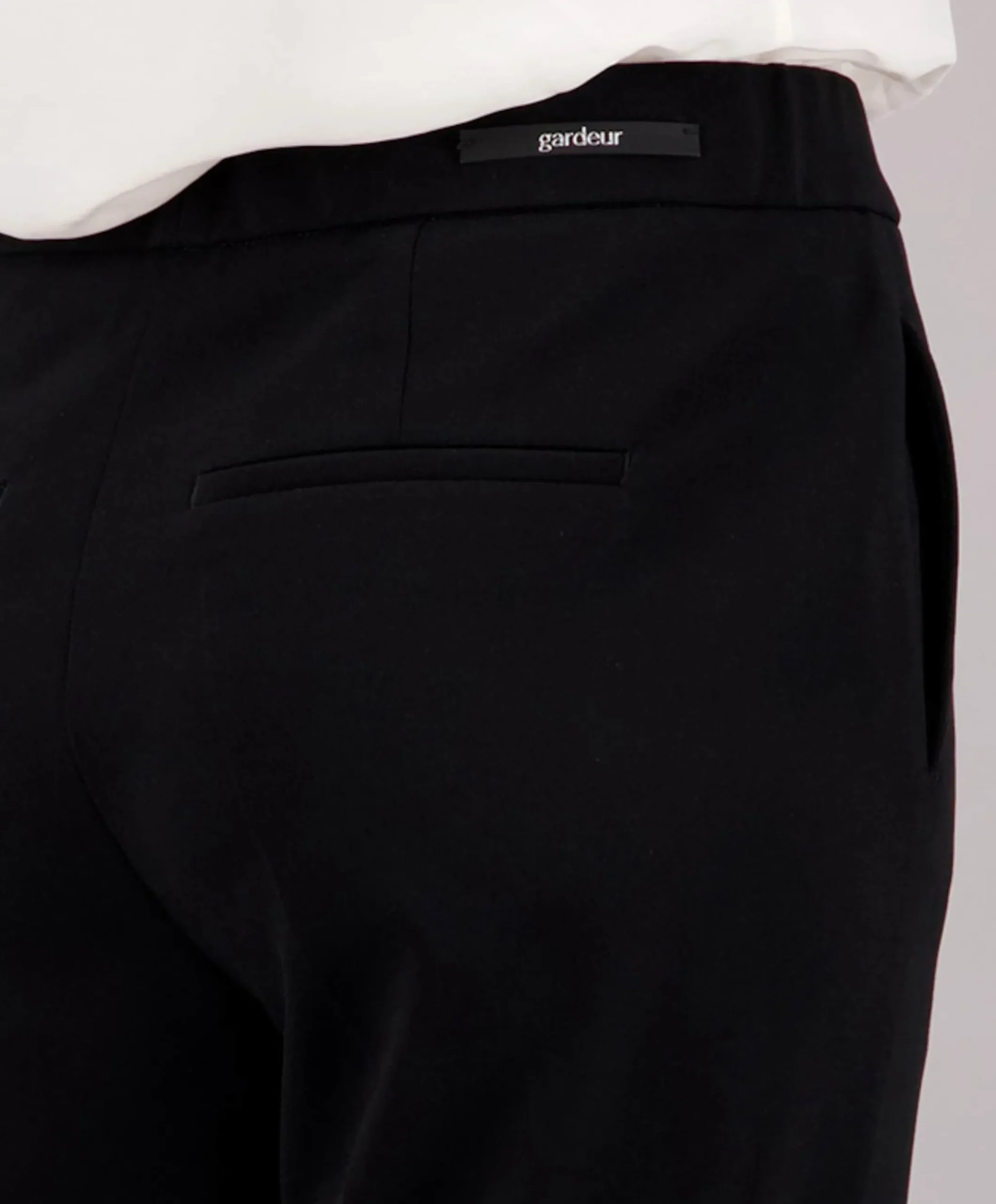 Wide leg Feminine broek zwart